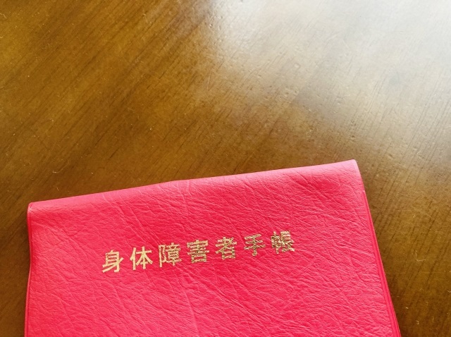 �������k